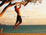 outdoor-action-pull-up-tree-beach-201020111